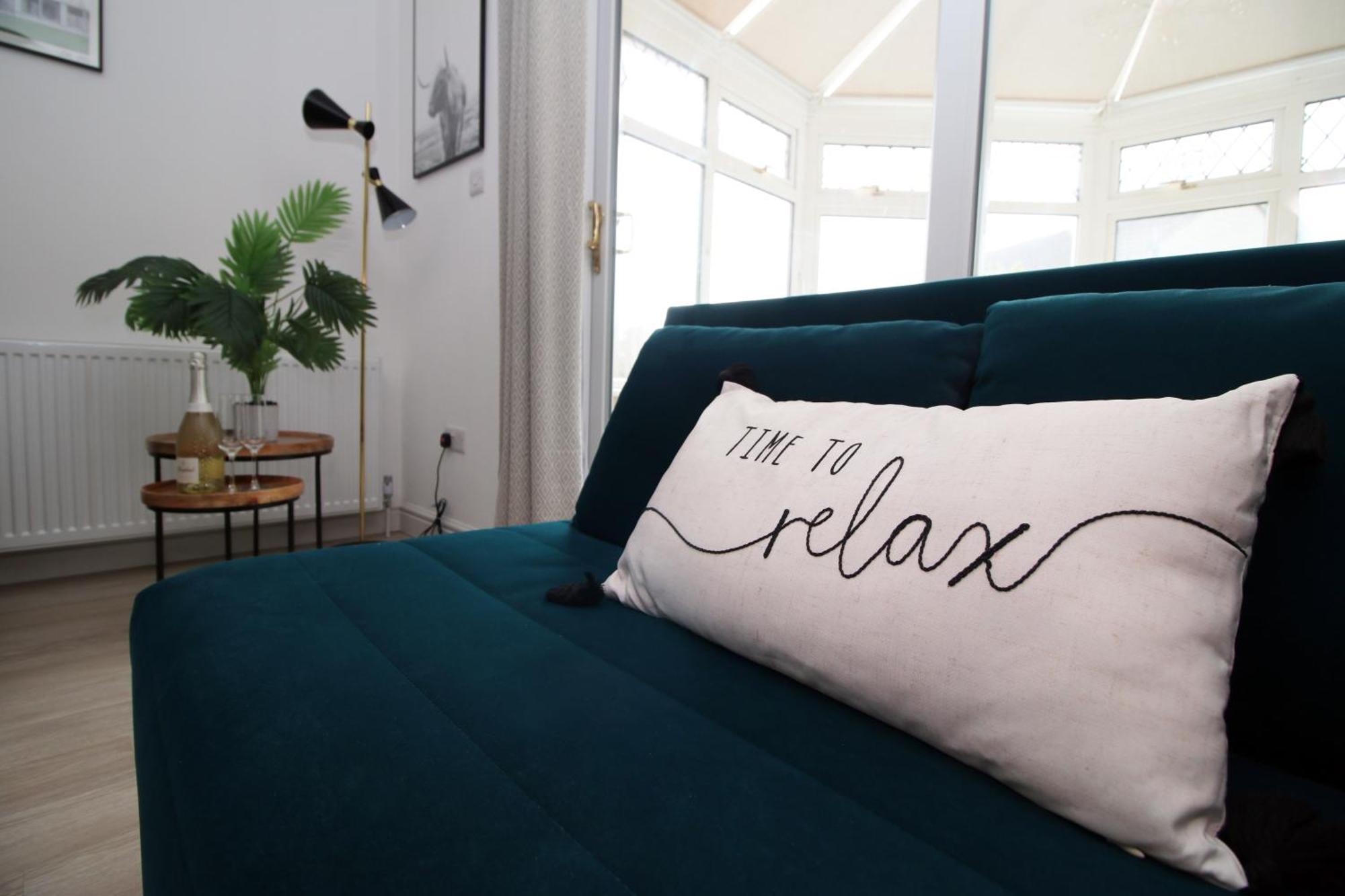 Stylish Home In Bath With Driveway Parking, 10Min From City 外观 照片