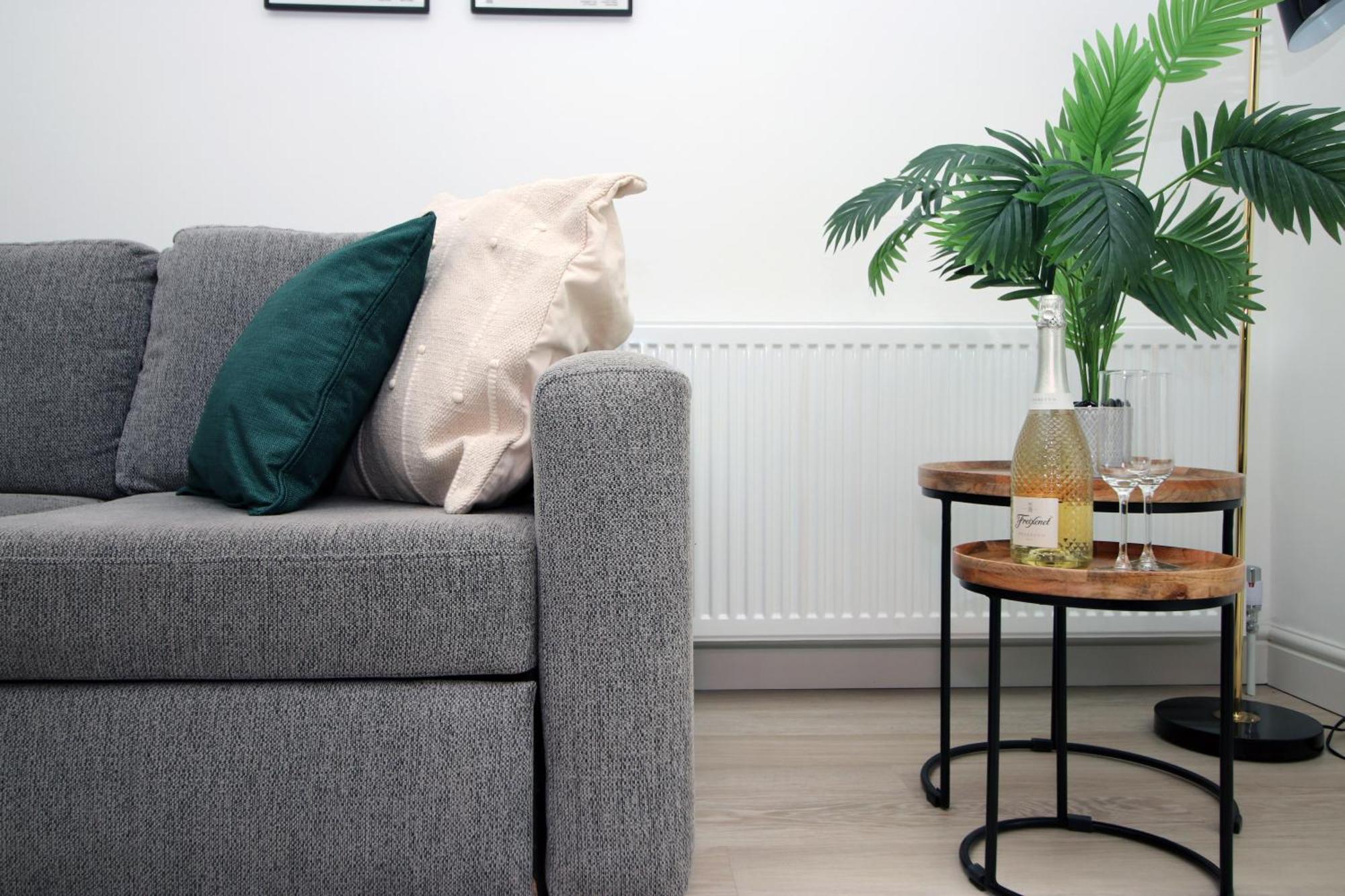 Stylish Home In Bath With Driveway Parking, 10Min From City 外观 照片
