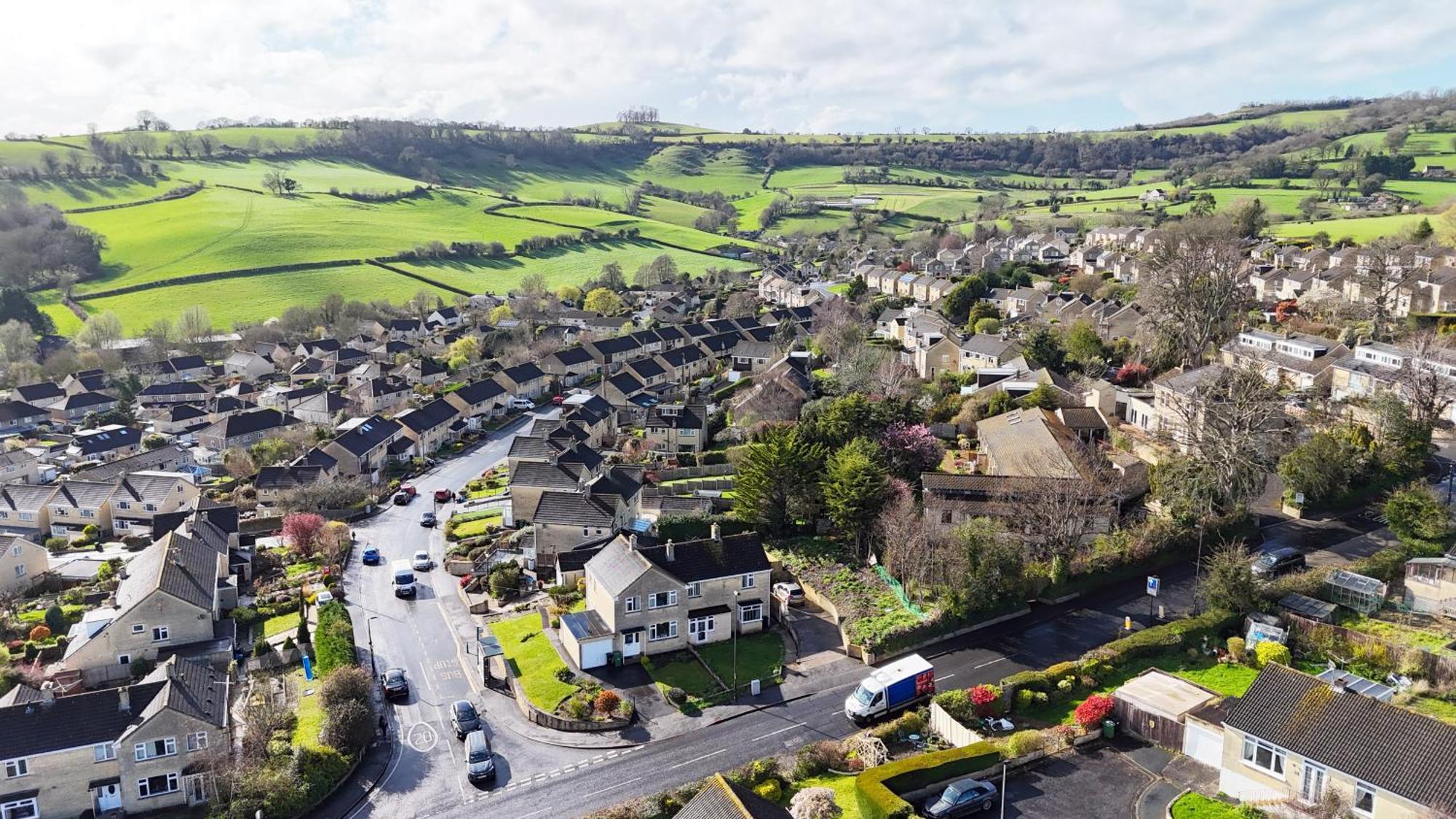 Stylish Home In Bath With Driveway Parking, 10Min From City 外观 照片