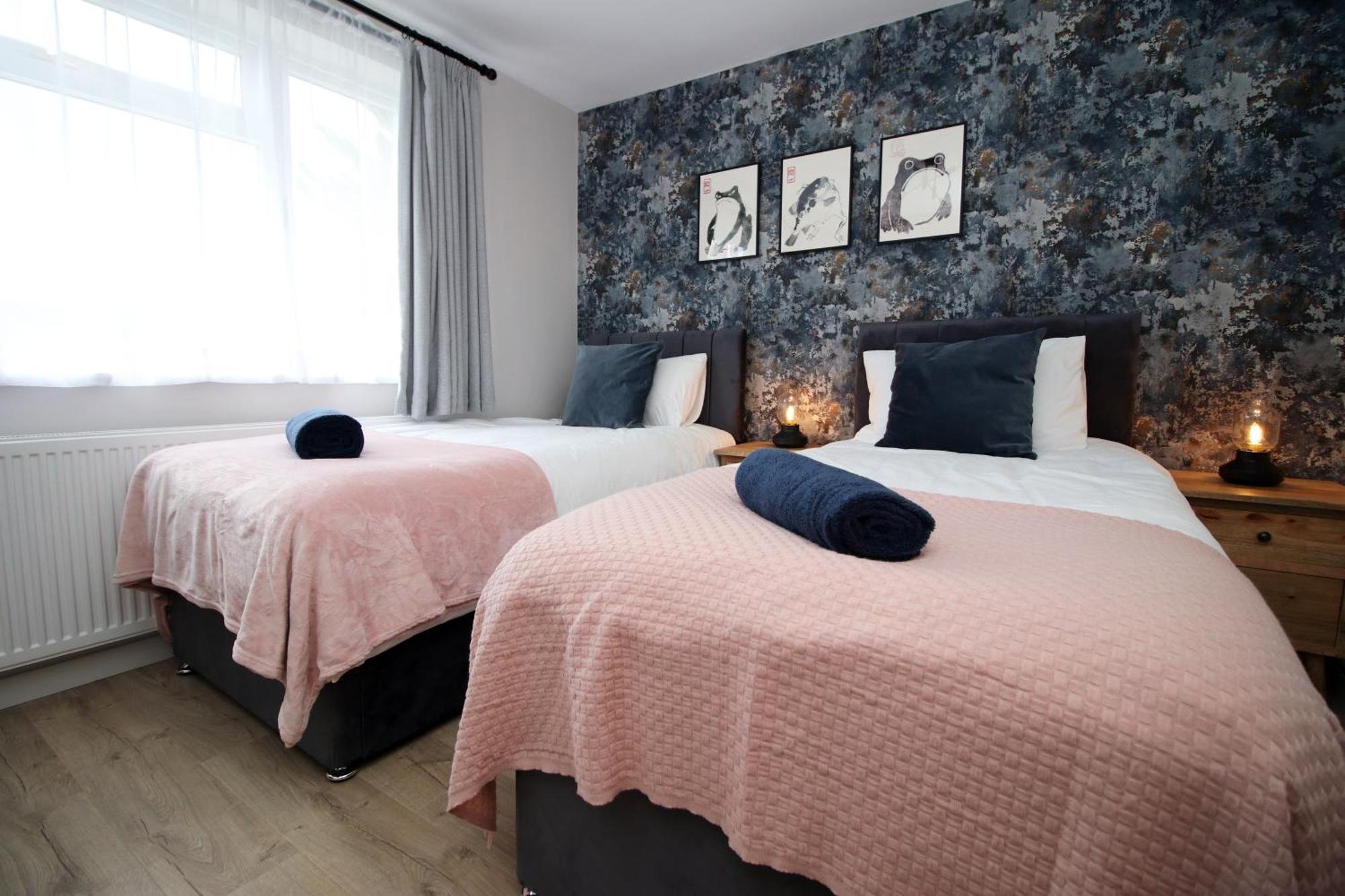 Stylish Home In Bath With Driveway Parking, 10Min From City 外观 照片