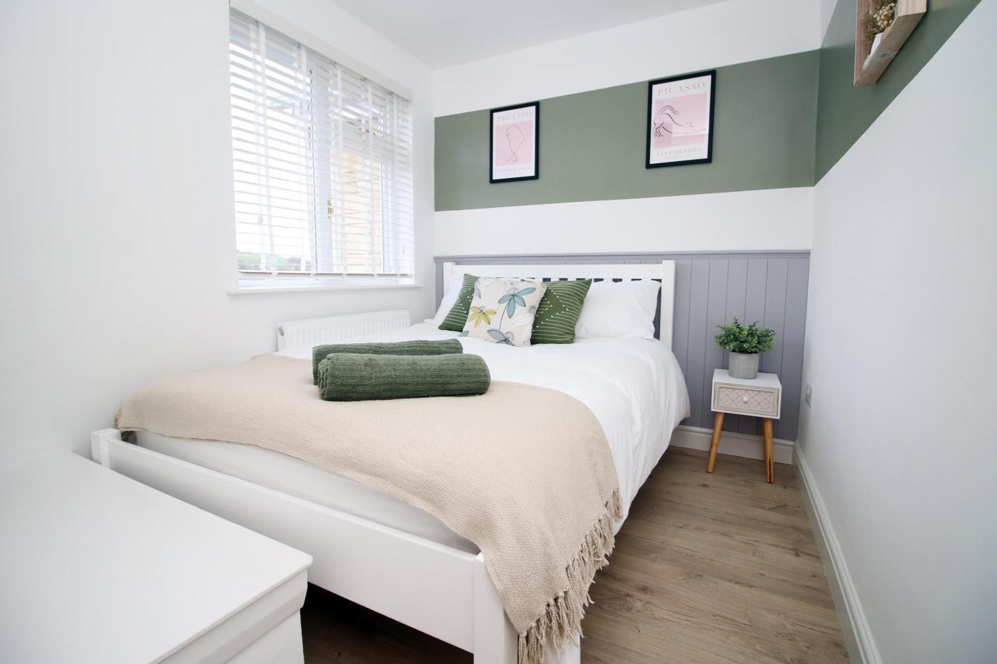 Stylish Home In Bath With Driveway Parking, 10Min From City 外观 照片